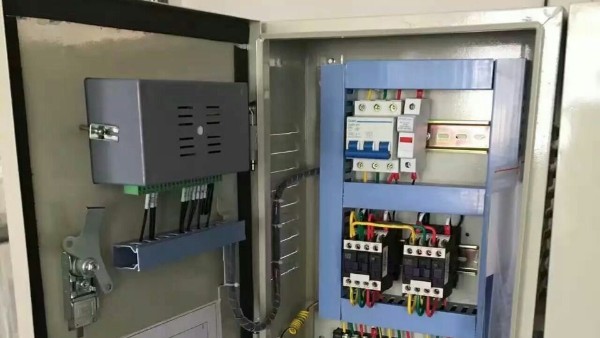 弱電箱工程塑料面板結(jié)不結(jié)實【千亞電氣】